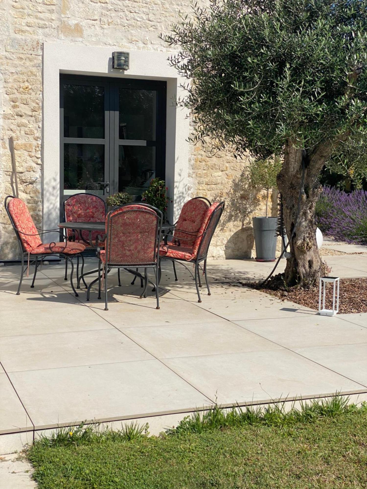 Bed and Breakfast La Chaumeauniere Aigrefeuille-dʼAunis Exterior foto