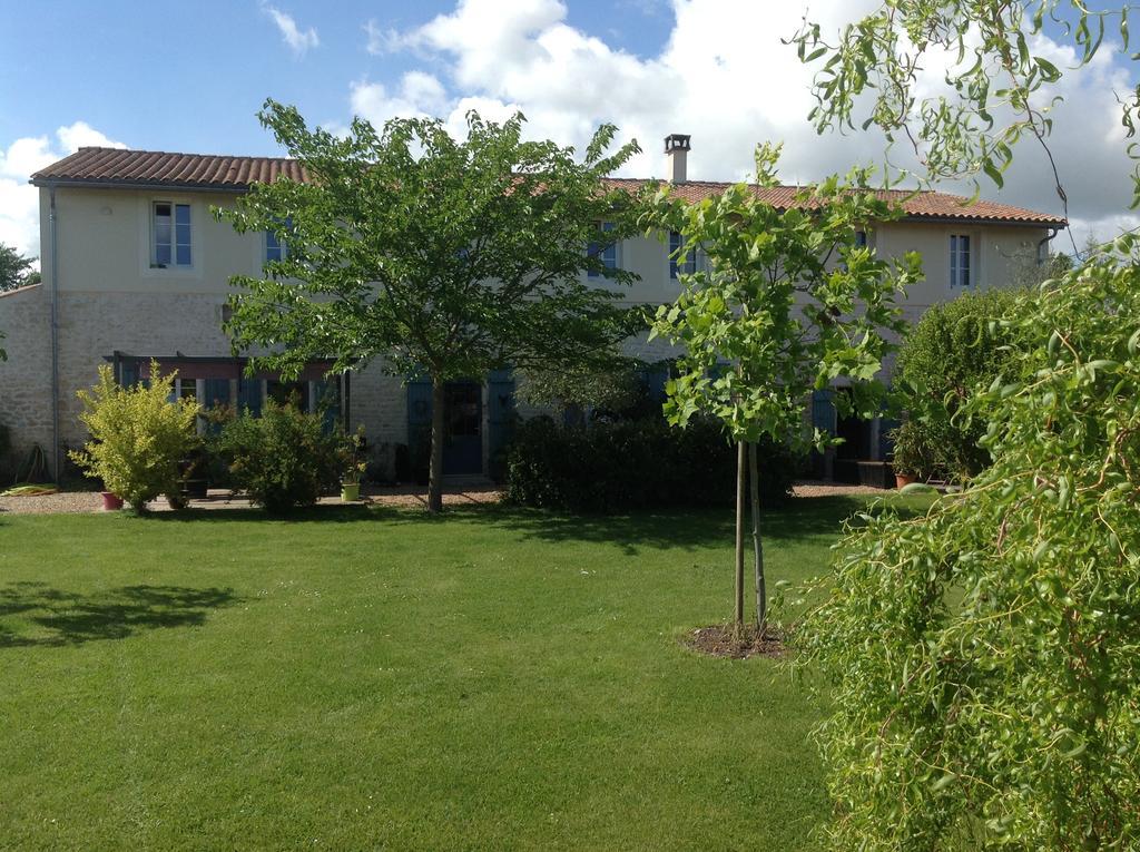 Bed and Breakfast La Chaumeauniere Aigrefeuille-dʼAunis Exterior foto