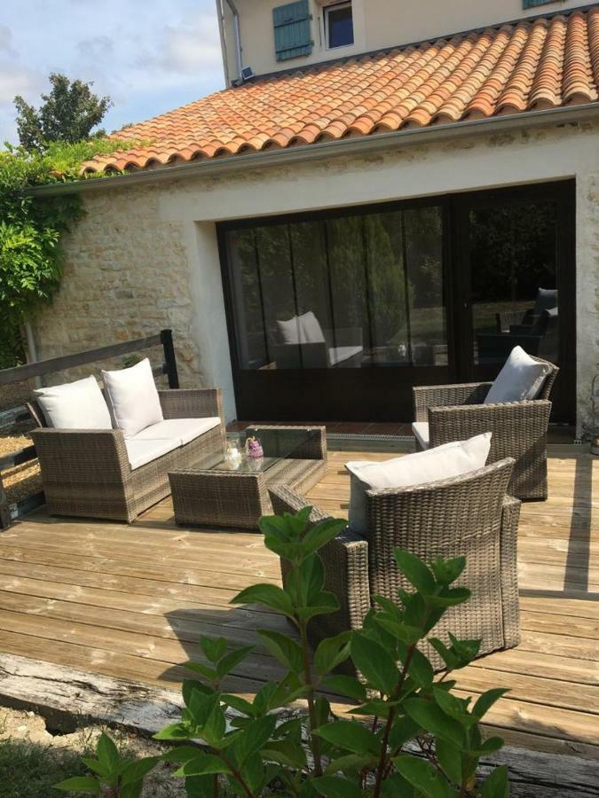Bed and Breakfast La Chaumeauniere Aigrefeuille-dʼAunis Exterior foto